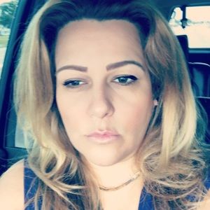 Meet your Posher, Dina